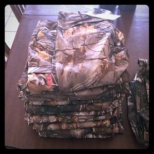 Under armor women’s light weight cammo pants